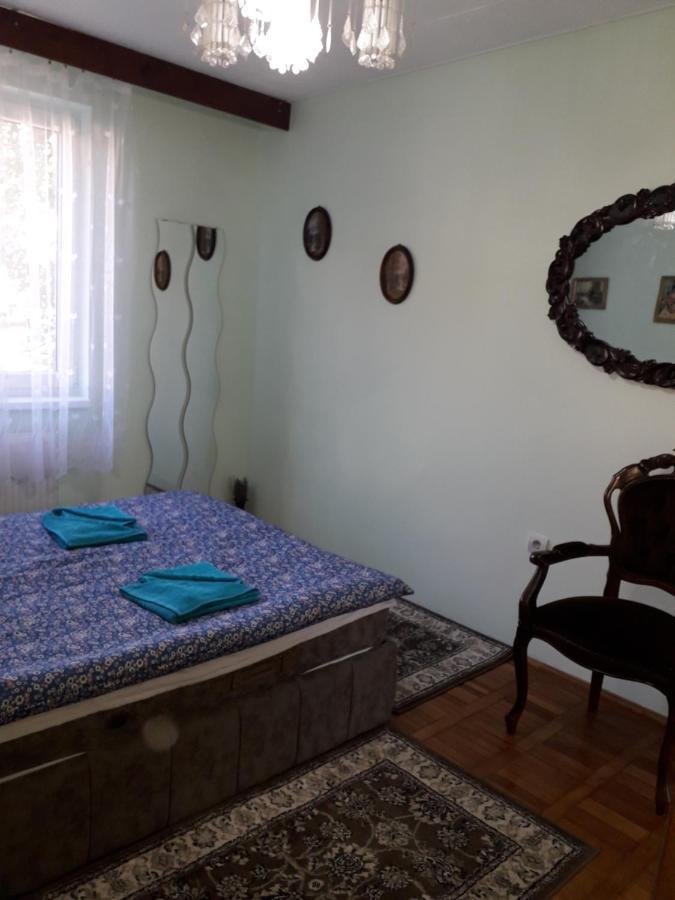 Cozy, Central 1-Bedroom Apartment In Timisoara, Romania Kültér fotó
